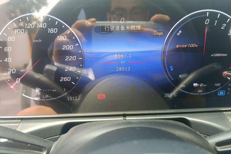 Used Mercedes-Benz C-Class New Energy 2023 Facelift C 350 eL Odometer Close Up