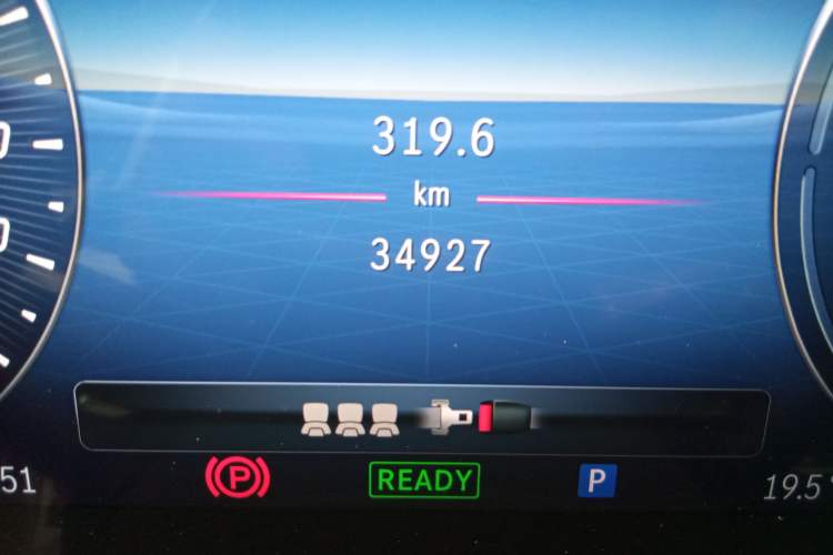 Used Mercedes-Benz C-Class New Energy 2023 C 350 eL Odometer Close Up
