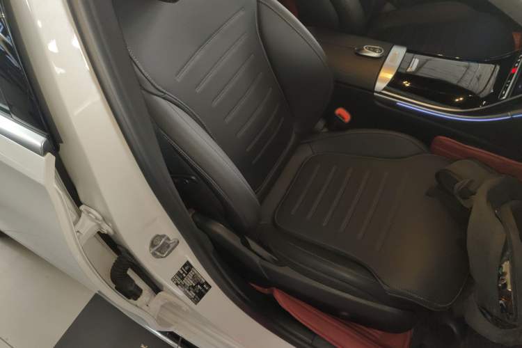 Used Mercedes-Benz C-Class New Energy 2023 C 350 eL Right Front Seat