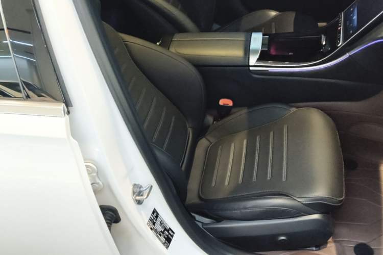 Used Mercedes-Benz C-Class New Energy 2023 Facelift C 350 eL Right Front Seat