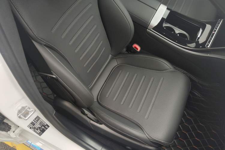 Used Mercedes-Benz C-Class New Energy 2023 C 350 eL Right Front Seat