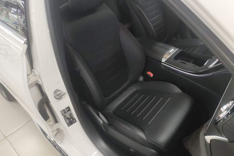 Used Mercedes-Benz C-Class New Energy 2023 C 350 eL Right Front Seat