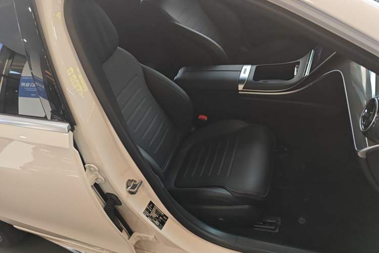 Used Mercedes-Benz C-Class New Energy 2023 Second Facelift C 350 eL Right Front Seat