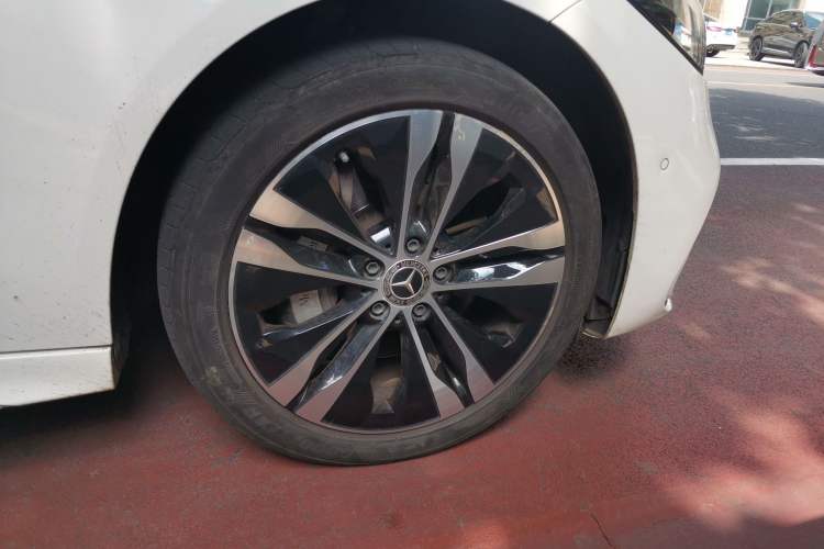 Used Mercedes-Benz C-Class New Energy 2023 Facelift C 350 eL Right Front Wheel Hub