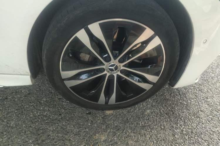Used Mercedes-Benz C-Class New Energy 2023 Facelift C 350 eL Right Front Wheel Hub