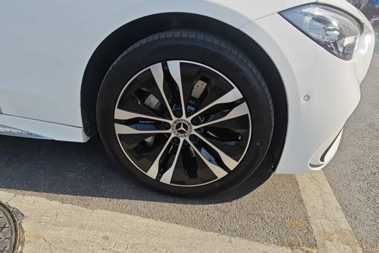 Used Mercedes-Benz C-Class New Energy 2023 Second Facelift C 350 eL Right Front Wheel Hub