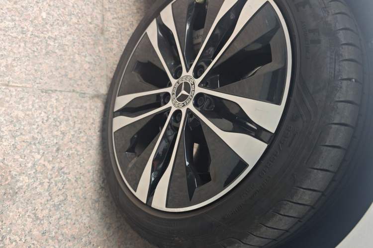 Used Mercedes-Benz C-Class New Energy 2023 Facelift C 350 eL Right Front Wheel Hub