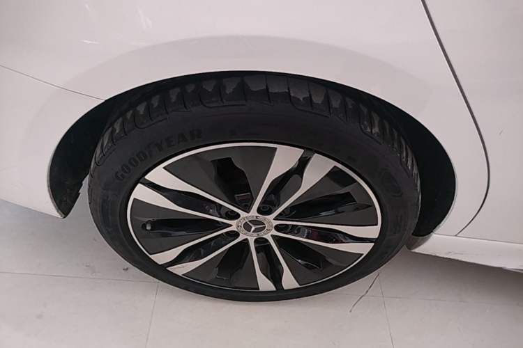 Used Mercedes-Benz C-Class New Energy 2023 Facelift C 350 eL Right Rear Wheel Hub