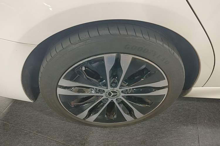 Used Mercedes-Benz C-Class New Energy 2023 C 350 eL Right Rear Wheel Hub