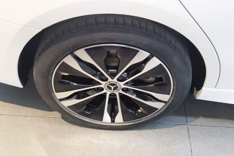 Used Mercedes-Benz C-Class New Energy 2023 Facelift C 350 eL Right Rear Wheel Hub