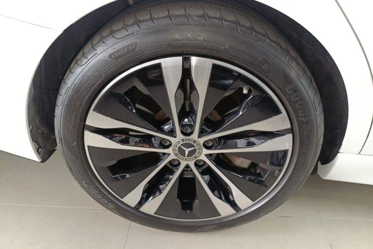 Used Mercedes-Benz C-Class New Energy 2023 Facelift C 350 eL Right Rear Wheel Hub