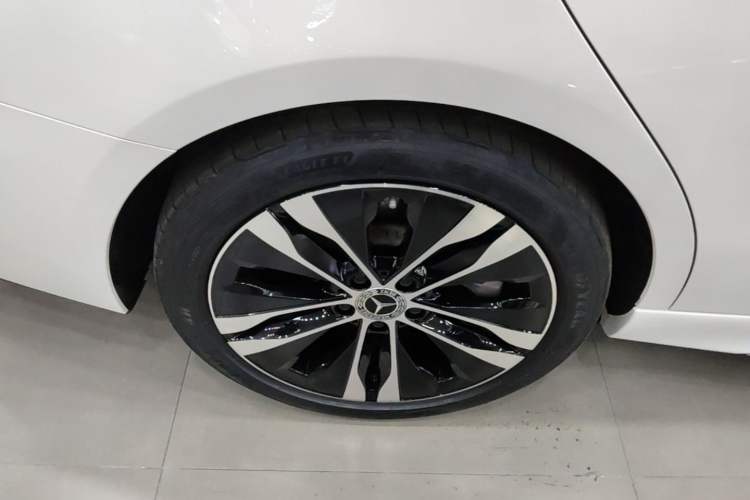 Used Mercedes-Benz C-Class New Energy 2023 Second Facelift C 350 eL Right Rear Wheel Hub