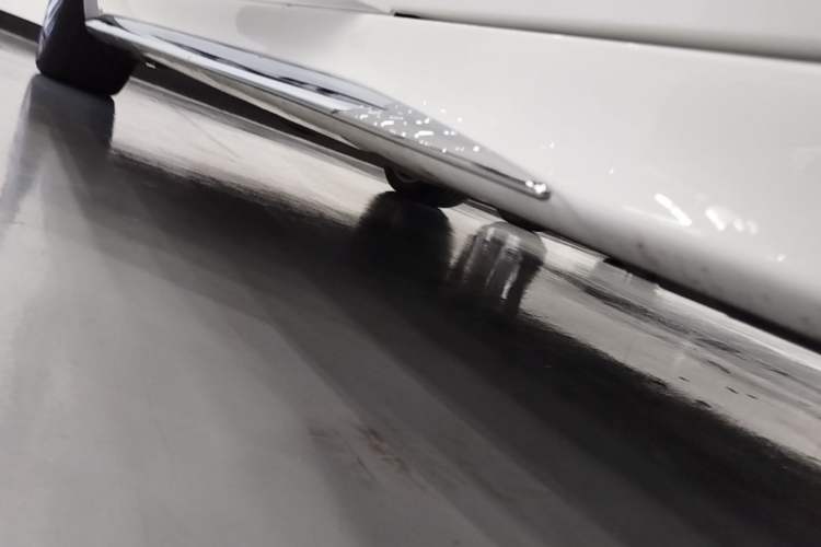 Used Mercedes-Benz C-Class New Energy 2023 C 350 eL Right Side Sill