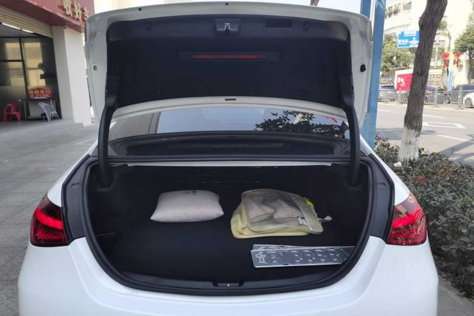 Used Mercedes-Benz C-Class New Energy 2023 C 350 eL Trunk