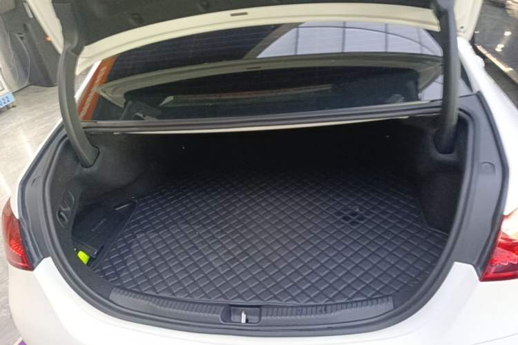 Used Mercedes-Benz C-Class New Energy 2023 Second Facelift C 350 eL Trunk
