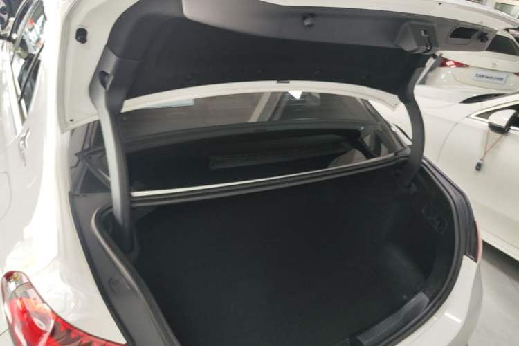 Used Mercedes-Benz C-Class New Energy 2023 C 350 eL Trunk