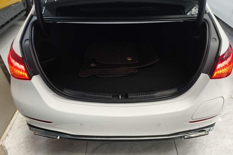 Used Mercedes-Benz C-Class New Energy 2023 C 350 eL Trunk