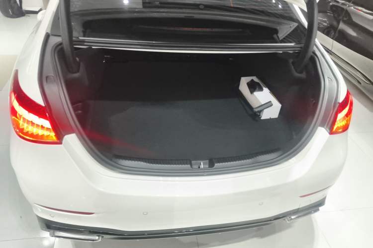 Used Mercedes-Benz C-Class New Energy 2023 Second Facelift C 350 eL Trunk