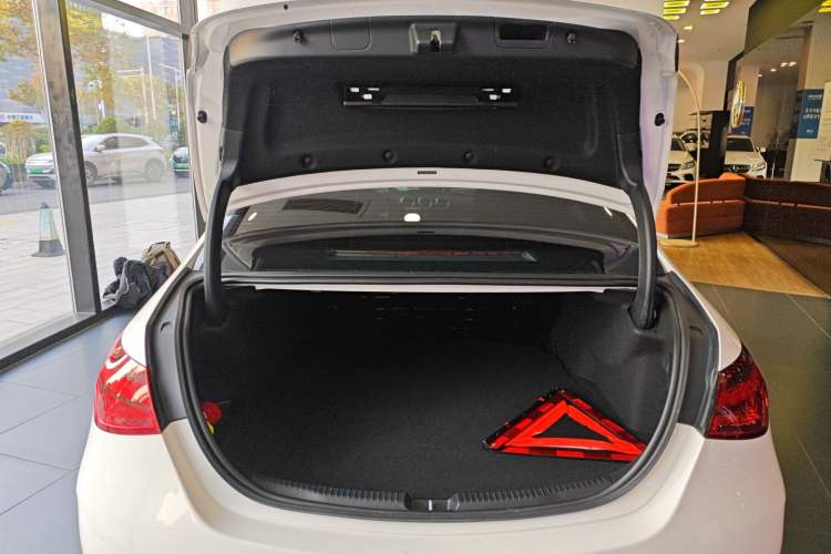 Used Mercedes-Benz C-Class New Energy 2023 Second Facelift C 350 eL Trunk