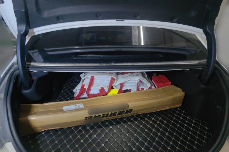 Used Mercedes-Benz C-Class New Energy 2023 C 350 eL Trunk