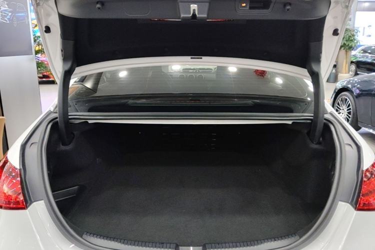 Used Mercedes-Benz C-Class New Energy 2023 Second Facelift C 350 eL Trunk