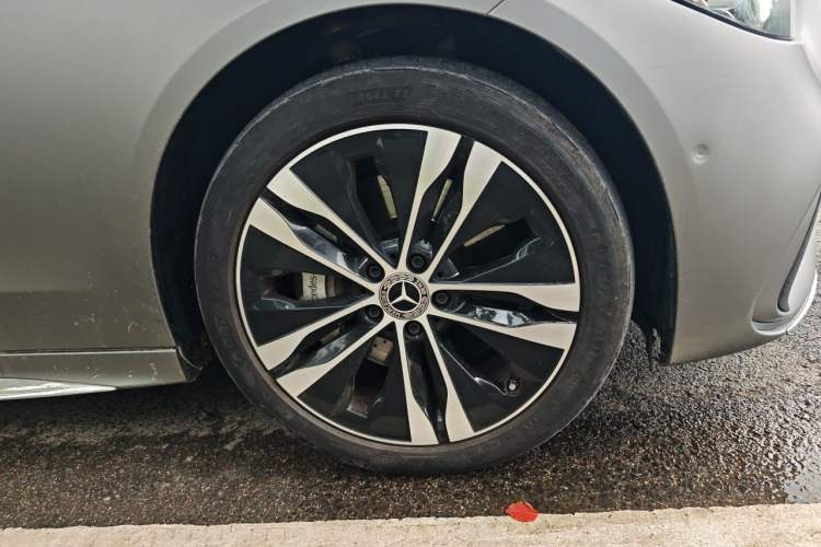 Used Mercedes-Benz C-Class New Energy 2024 Facelift C 350 eL Right Front Wheel Hub