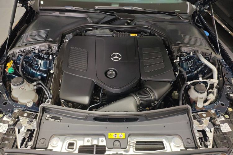 Used Mercedes-Benz C-Class New Energy 2024 Revised Version C 350 eL Engine Bay