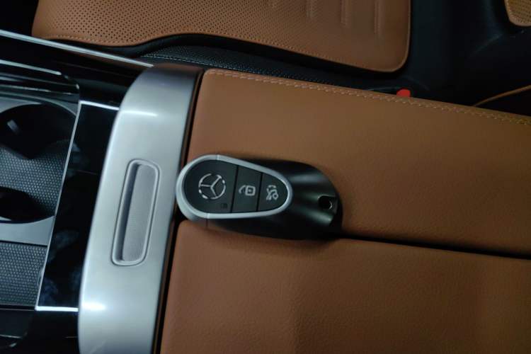 Used Mercedes-Benz C-Class New Energy 2024 C 350 eL Interior 4