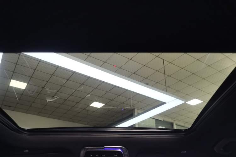 Used Mercedes-Benz C-Class New Energy 2024 C 350 eL Headliner