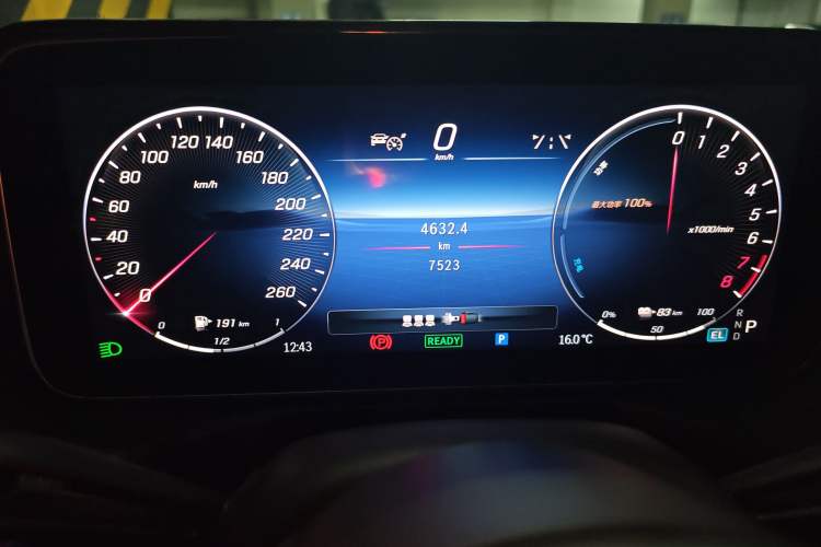 Used Mercedes-Benz C-Class New Energy 2024 C 350 eL Odometer Close Up