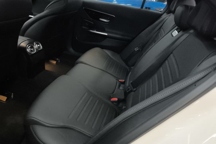 Used Mercedes-Benz C-Class New Energy 2024 Revised Version C 350 eL Left Rear Seat