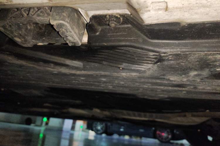 Used Mercedes-Benz C-Class New Energy 2024 C 350 eL Chassis Rear Left