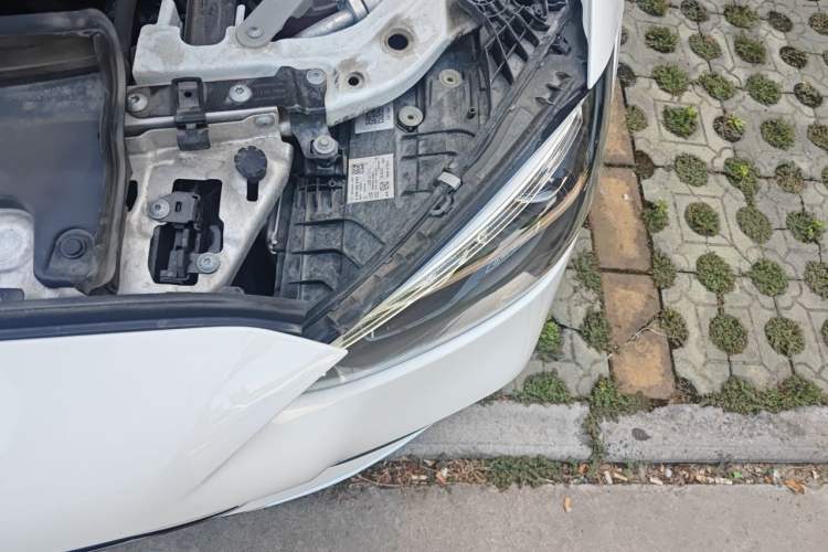 Used Mercedes-Benz C-Class New Energy 2024 C 350 eL Engine Bay Left