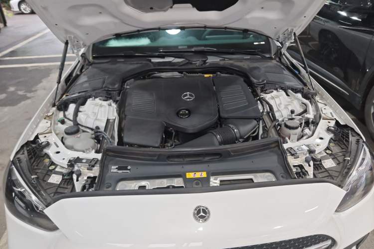 Used Mercedes-Benz C-Class New Energy 2024 Revised Version C 350 eL Engine Bay