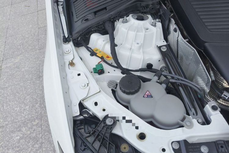 Used Mercedes-Benz C-Class New Energy 2024 C 350 eL Engine Bay Right