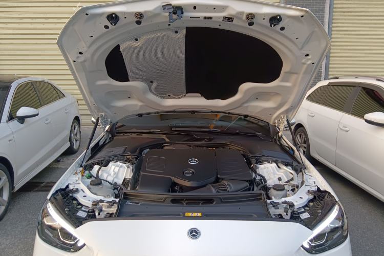 Used Mercedes-Benz C-Class New Energy 2024 Revised Version C 350 eL Engine Bay
