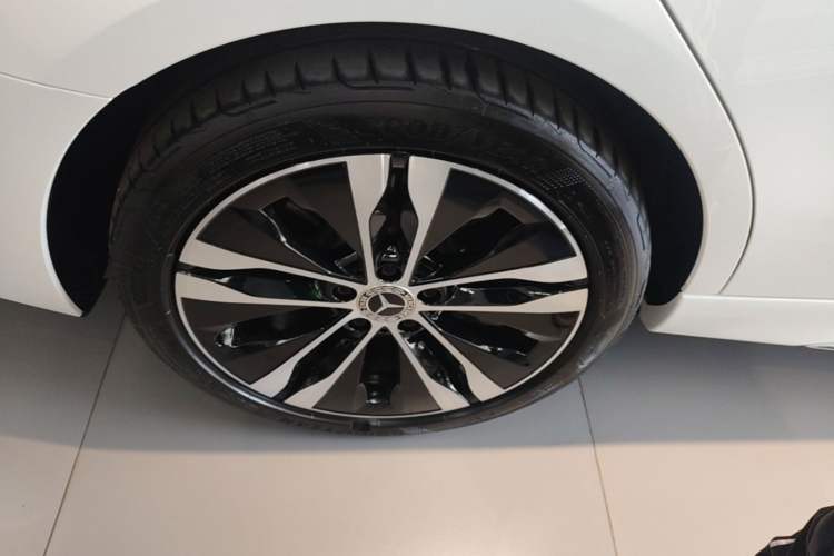 Used Mercedes-Benz C-Class New Energy 2024 Second Facelift C 350 eL Exterior 5