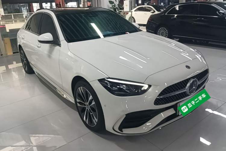 Used Mercedes-Benz C-Class New Energy 2024 Second Facelift C 350 eL Front Right 45 Deg
