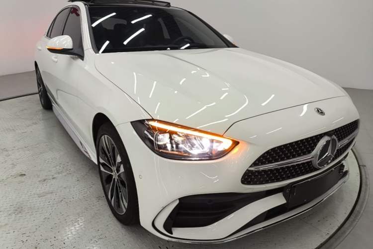 Used Mercedes-Benz C-Class New Energy 2024 Second Facelift C 350 eL Front Right 45 Deg