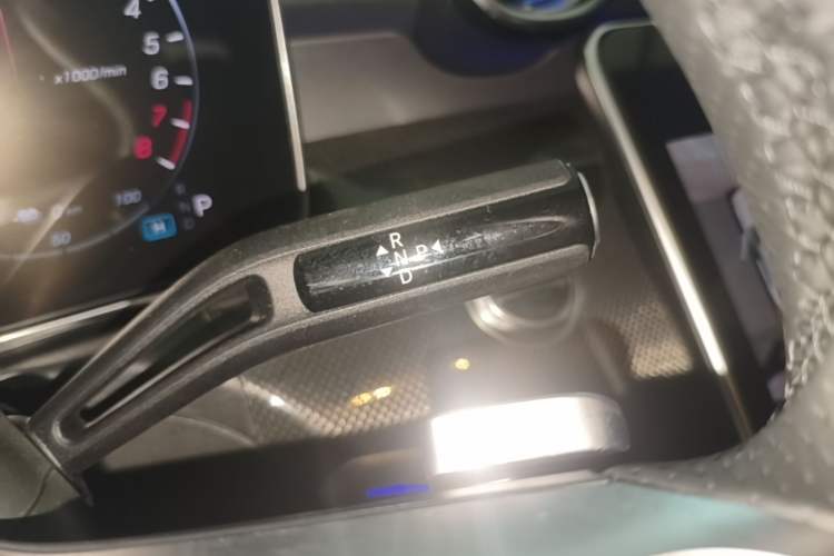 Used Mercedes-Benz C-Class New Energy 2024 C 350 eL Gear Lever