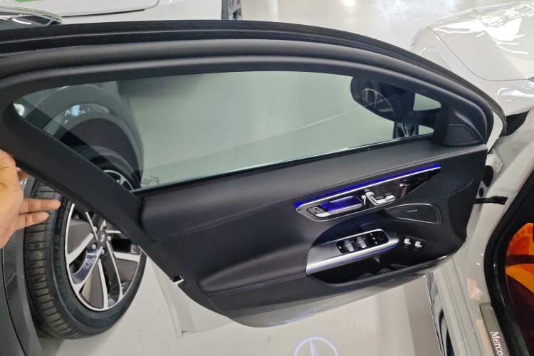 Used Mercedes-Benz C-Class New Energy 2024 Revised Version C 350 eL Left Front Door Interior