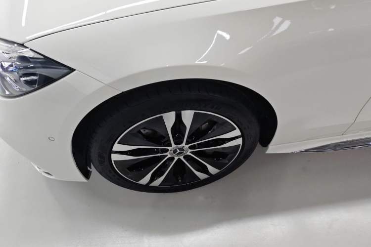 Used Mercedes-Benz C-Class New Energy 2024 Revised Version C 350 eL Left Front Wheel Hub