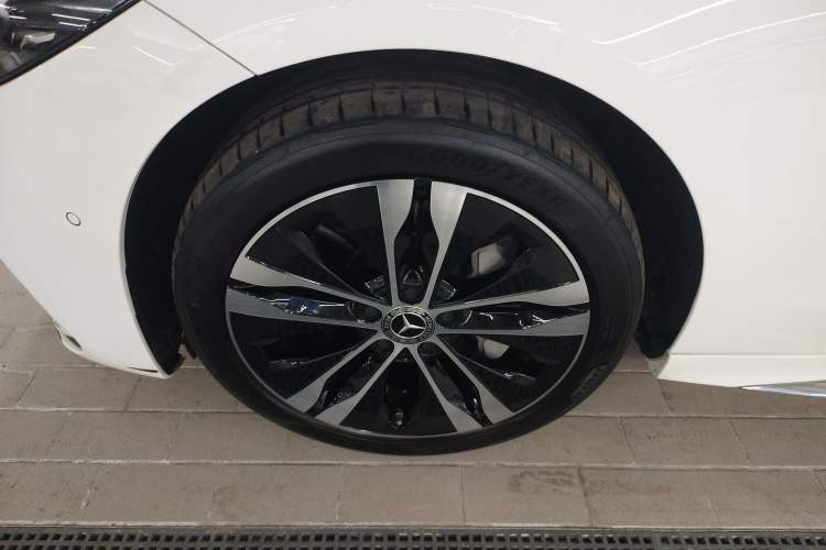 Used Mercedes-Benz C-Class New Energy 2024 C 350 eL Left Front Wheel Hub