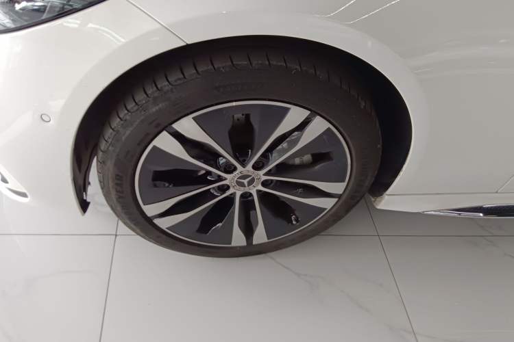 Used Mercedes-Benz C-Class New Energy 2024 Revised Version C 350 eL Left Front Wheel Hub