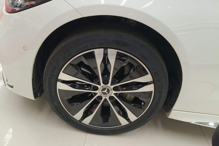 Used Mercedes-Benz C-Class New Energy 2024 Facelift C 350 eL Left Front Wheel Hub