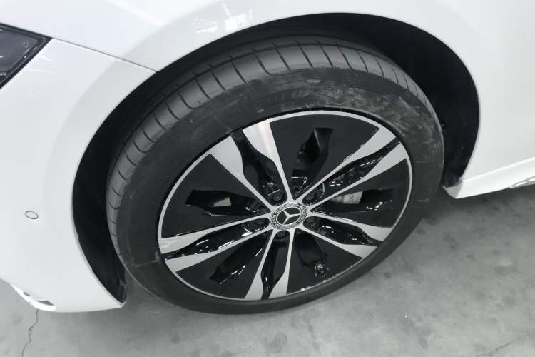 Used Mercedes-Benz C-Class New Energy 2024 Revised Version C 350 eL Left Front Wheel Hub