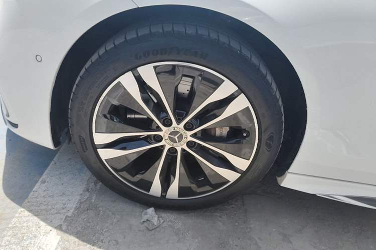 Used Mercedes-Benz C-Class New Energy 2024 Facelift C 350 eL Left Front Wheel Hub