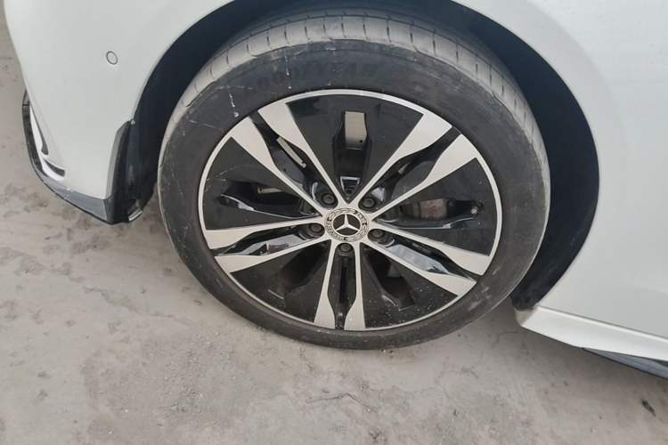 Used Mercedes-Benz C-Class New Energy 2024 C 350 eL Left Front Wheel Hub