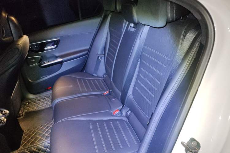 Used Mercedes-Benz C-Class New Energy 2024 Second Facelift C 350 eL Left Rear Seat