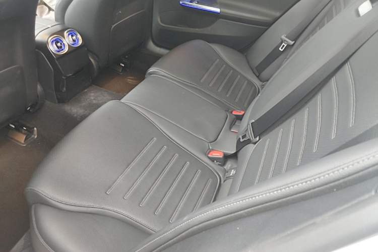 Used Mercedes-Benz C-Class New Energy 2024 C 350 eL Left Rear Seat